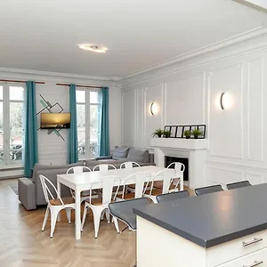 typical-parisian-apartment-with-high-ceilings.fr-paris.fr/