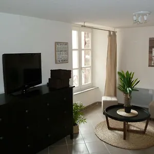 t-2-cosy-avec-parking-gratuit.hotels-rhonealpes.com/